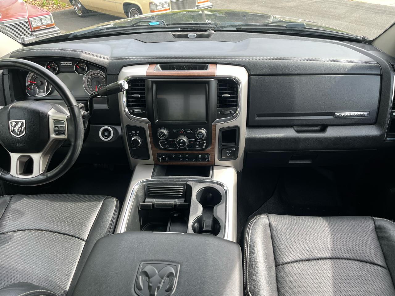 RAM 2500 Laramie 4x4 Crew Cab 6'4" Box 2017