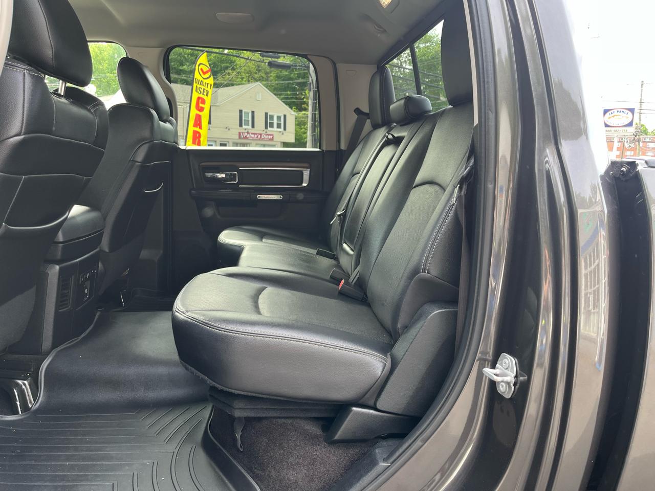 RAM 2500 Laramie 4x4 Crew Cab 6'4" Box 2017