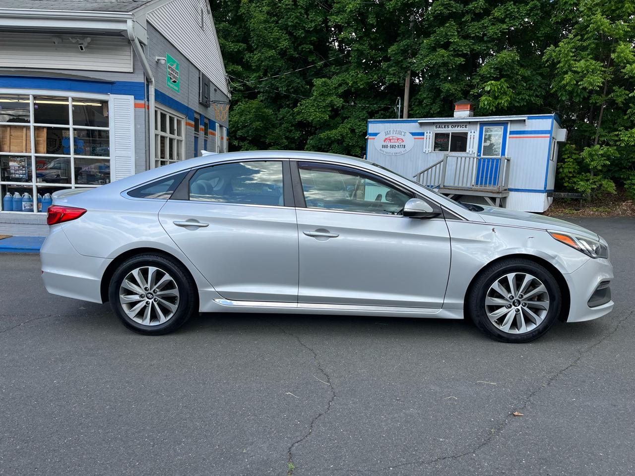 Hyundai Sonata 4dr Sdn 2.4L Sport PZEV 2016