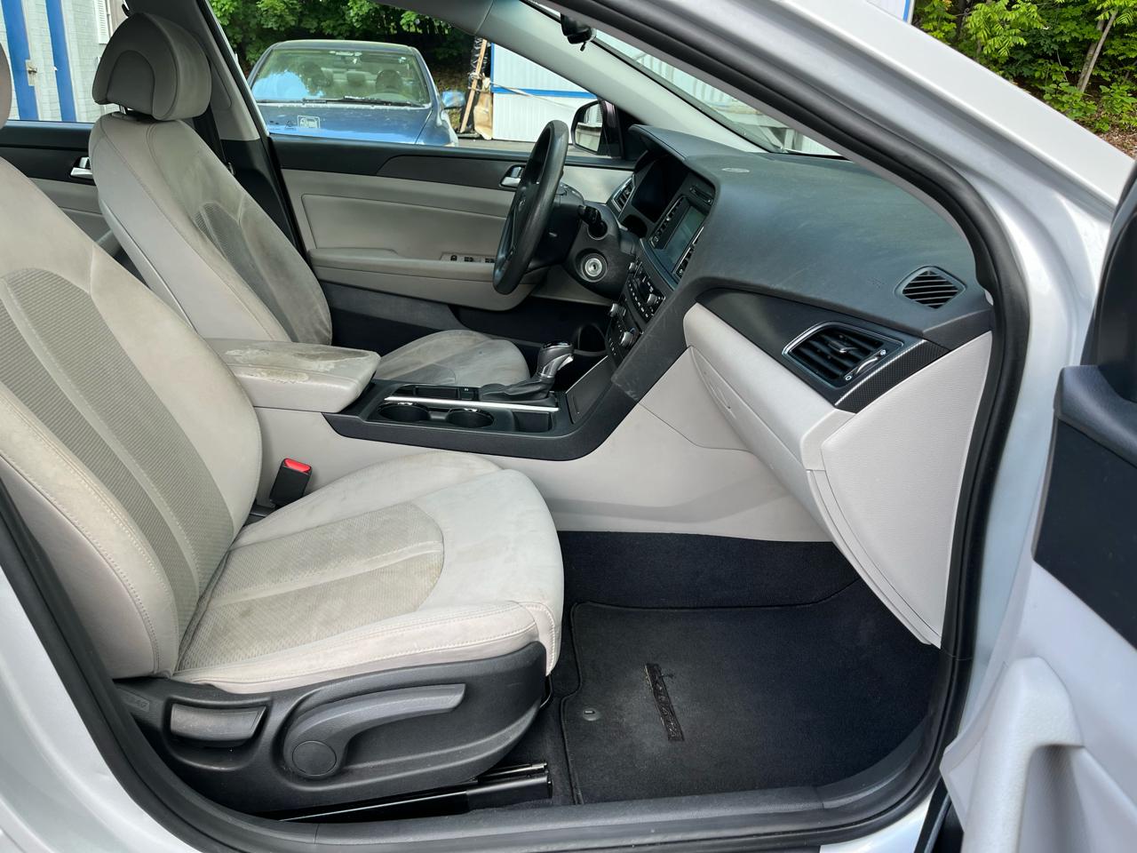 Hyundai Sonata 4dr Sdn 2.4L Sport PZEV 2016