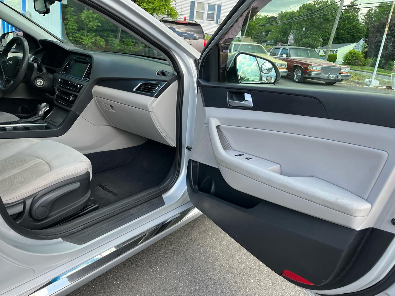 Hyundai Sonata 4dr Sdn 2.4L Sport PZEV 2016