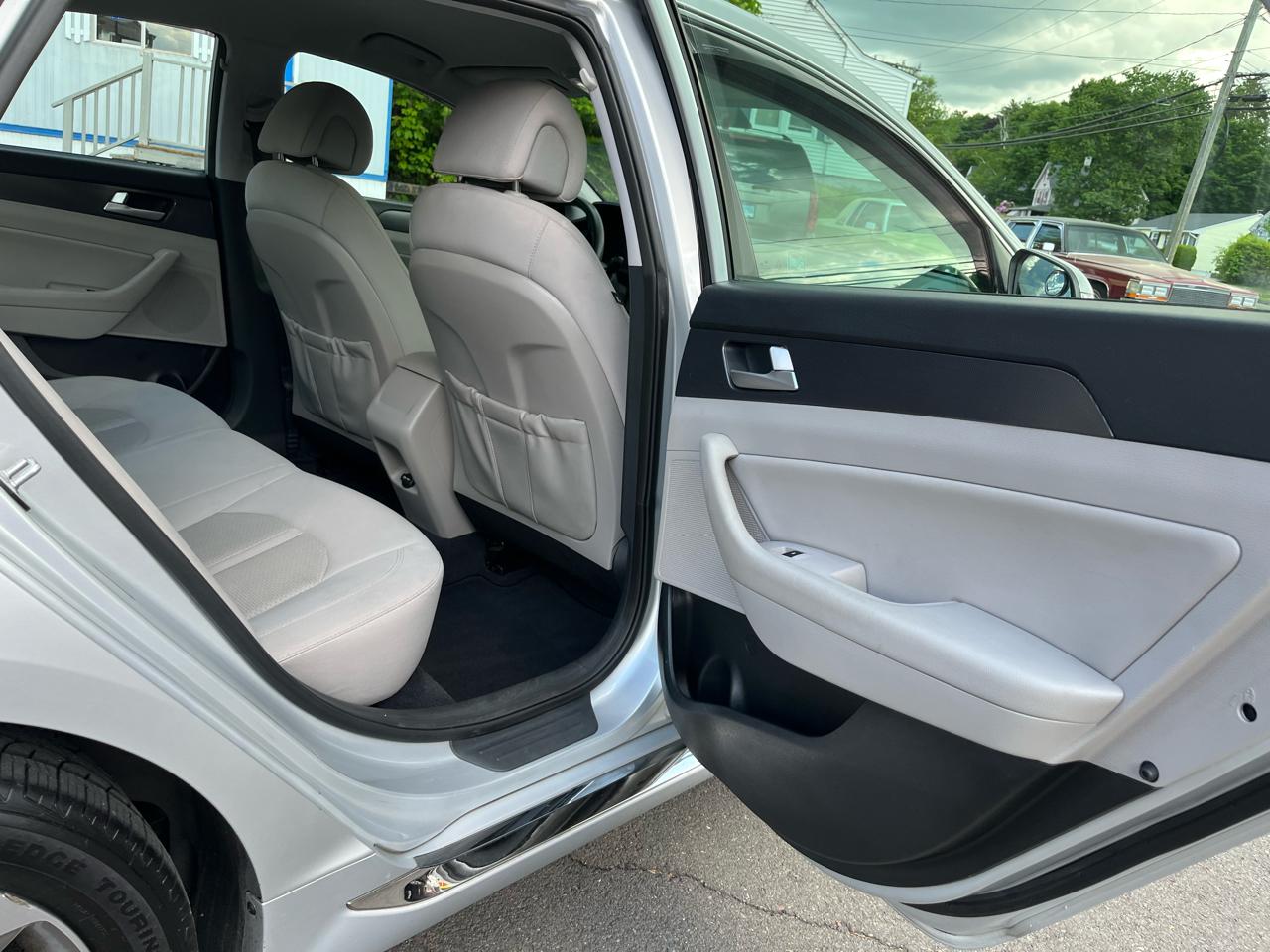 Hyundai Sonata 4dr Sdn 2.4L Sport PZEV 2016