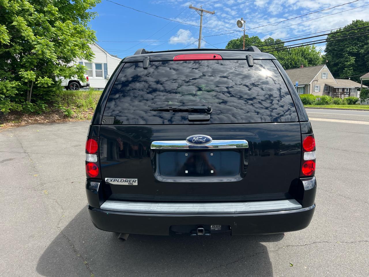 Ford Explorer RWD 4dr XLT 2010
