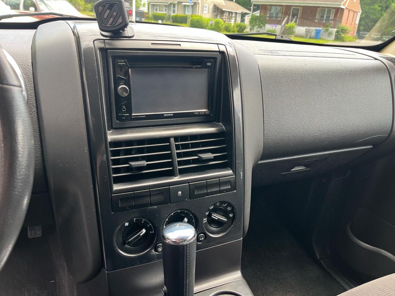 Ford Explorer RWD 4dr XLT 2010