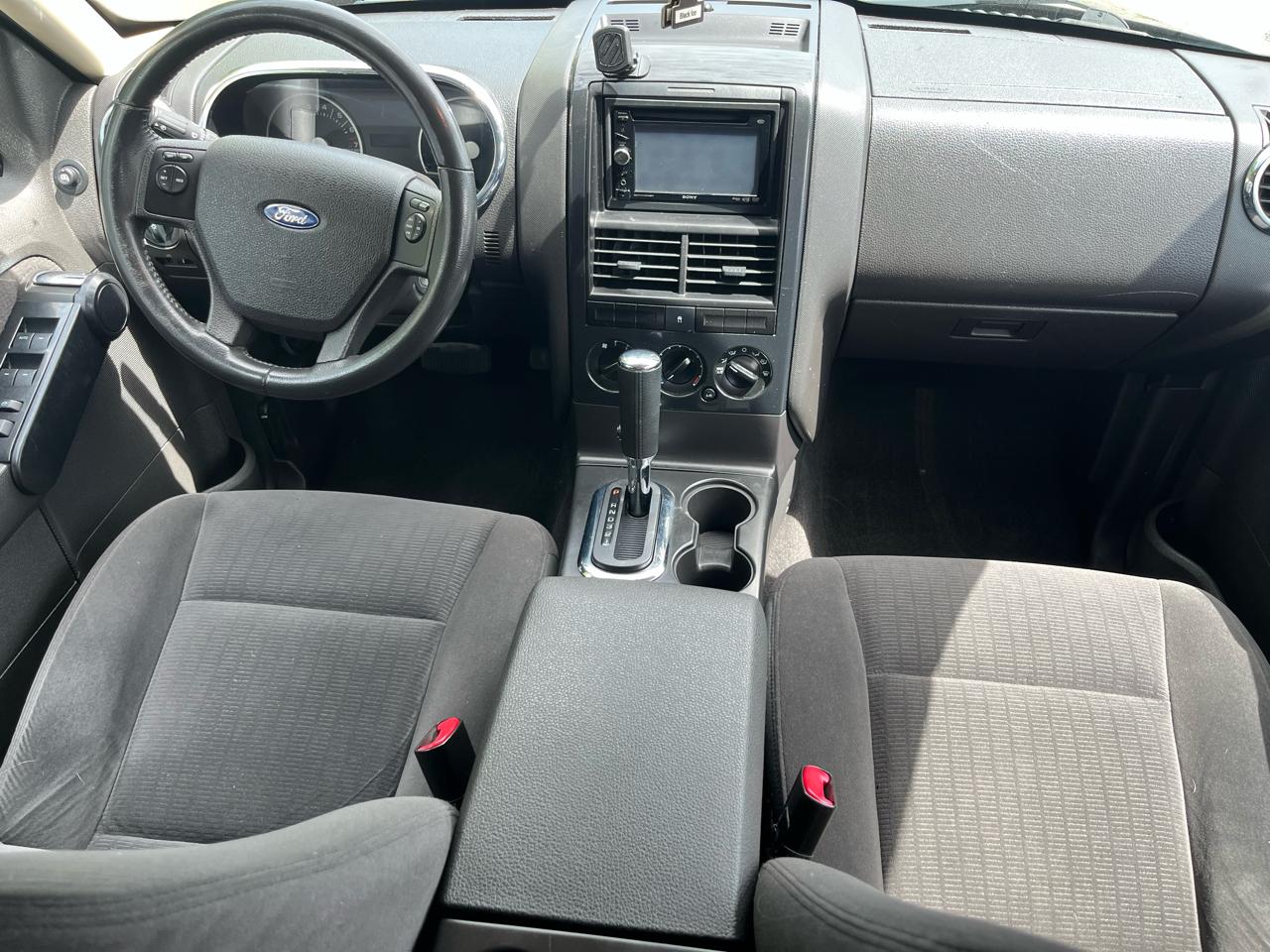 Ford Explorer RWD 4dr XLT 2010