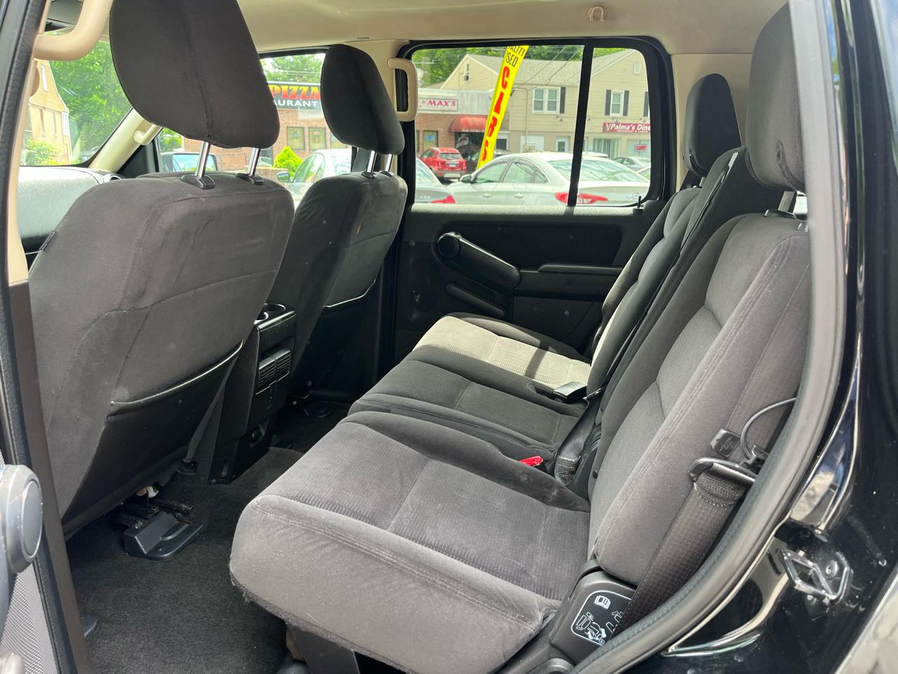 Ford Explorer RWD 4dr XLT 2010