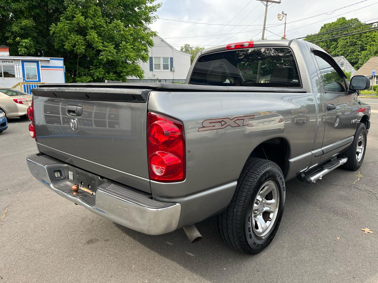 Dodge Ram 1500 2WD Reg Cab 120.5" ST 2008
