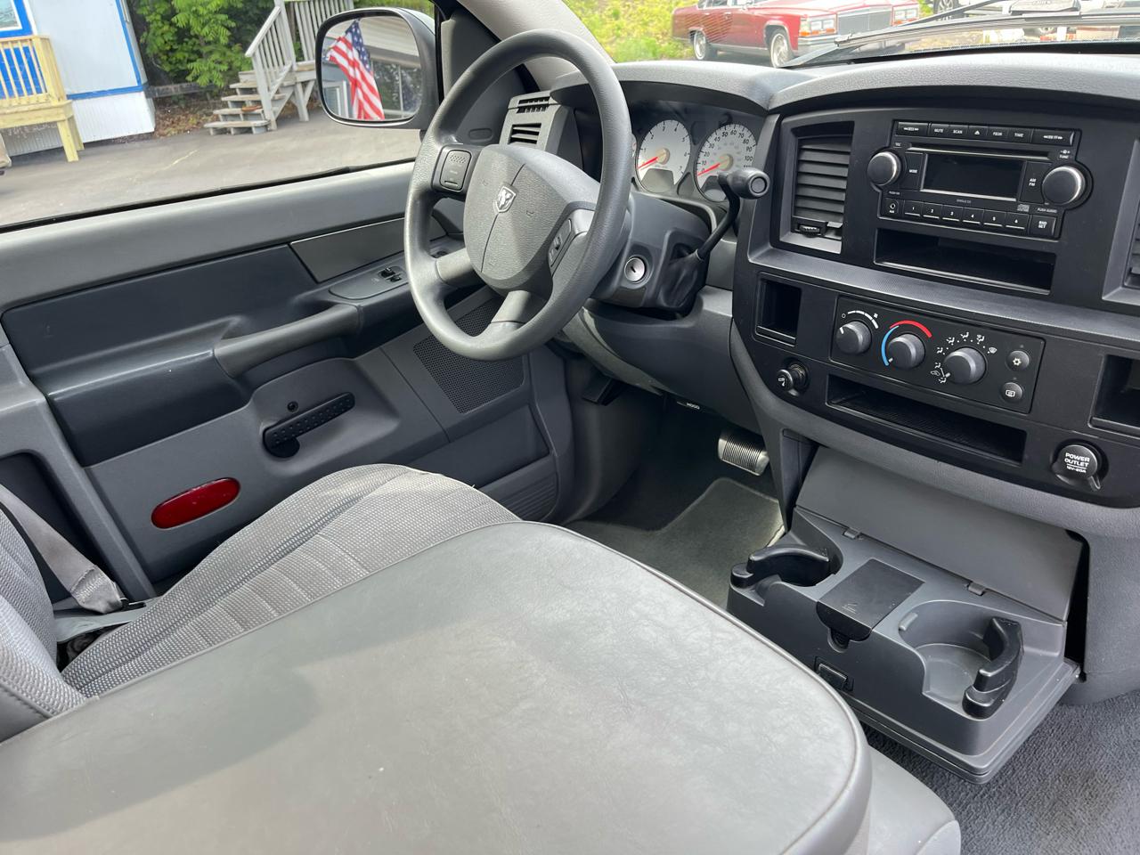 Dodge Ram 1500 2WD Reg Cab 120.5" ST 2008
