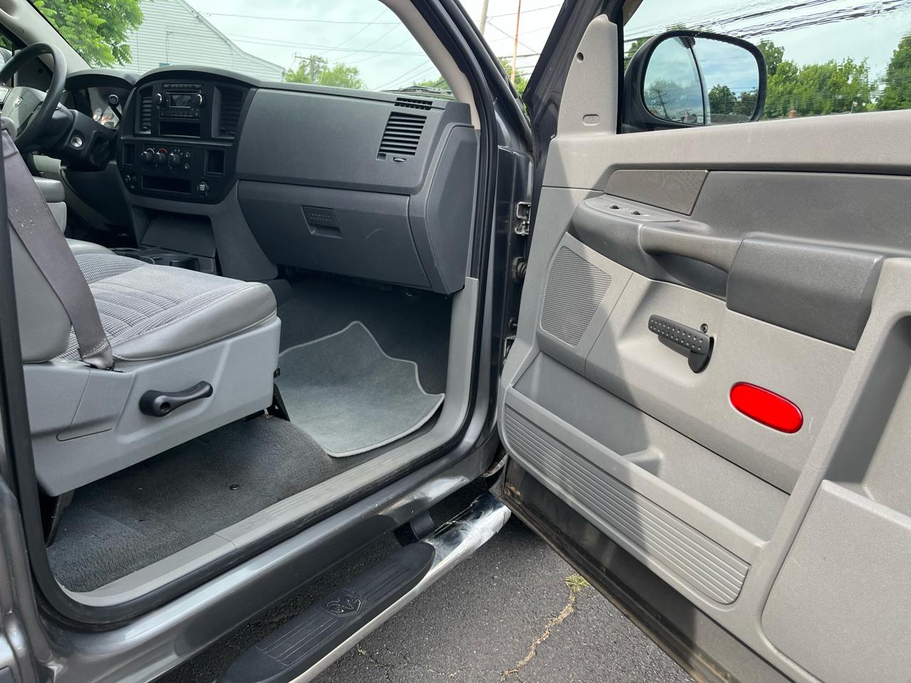 Dodge Ram 1500 2WD Reg Cab 120.5" ST 2008