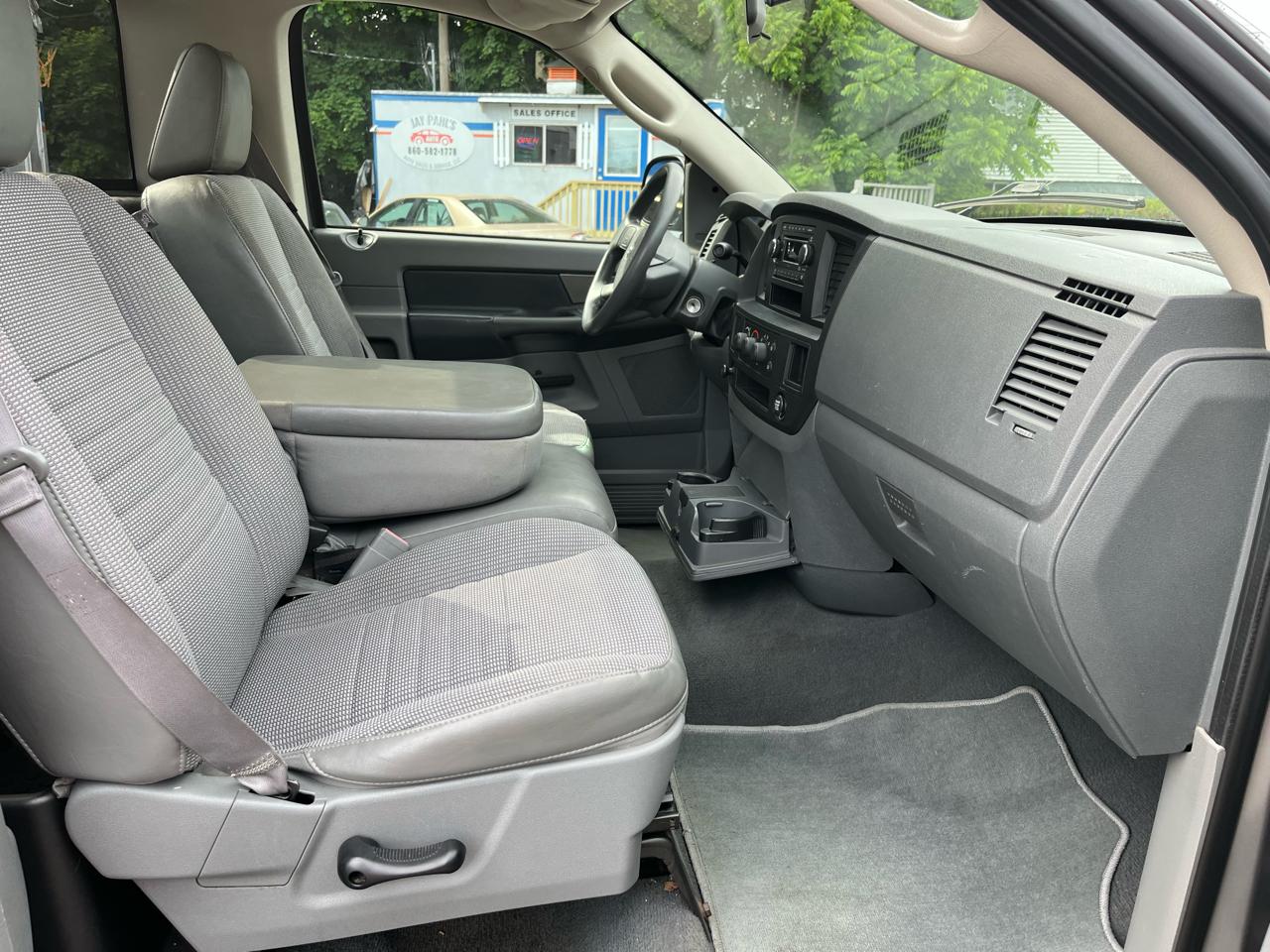 Dodge Ram 1500 2WD Reg Cab 120.5" ST 2008