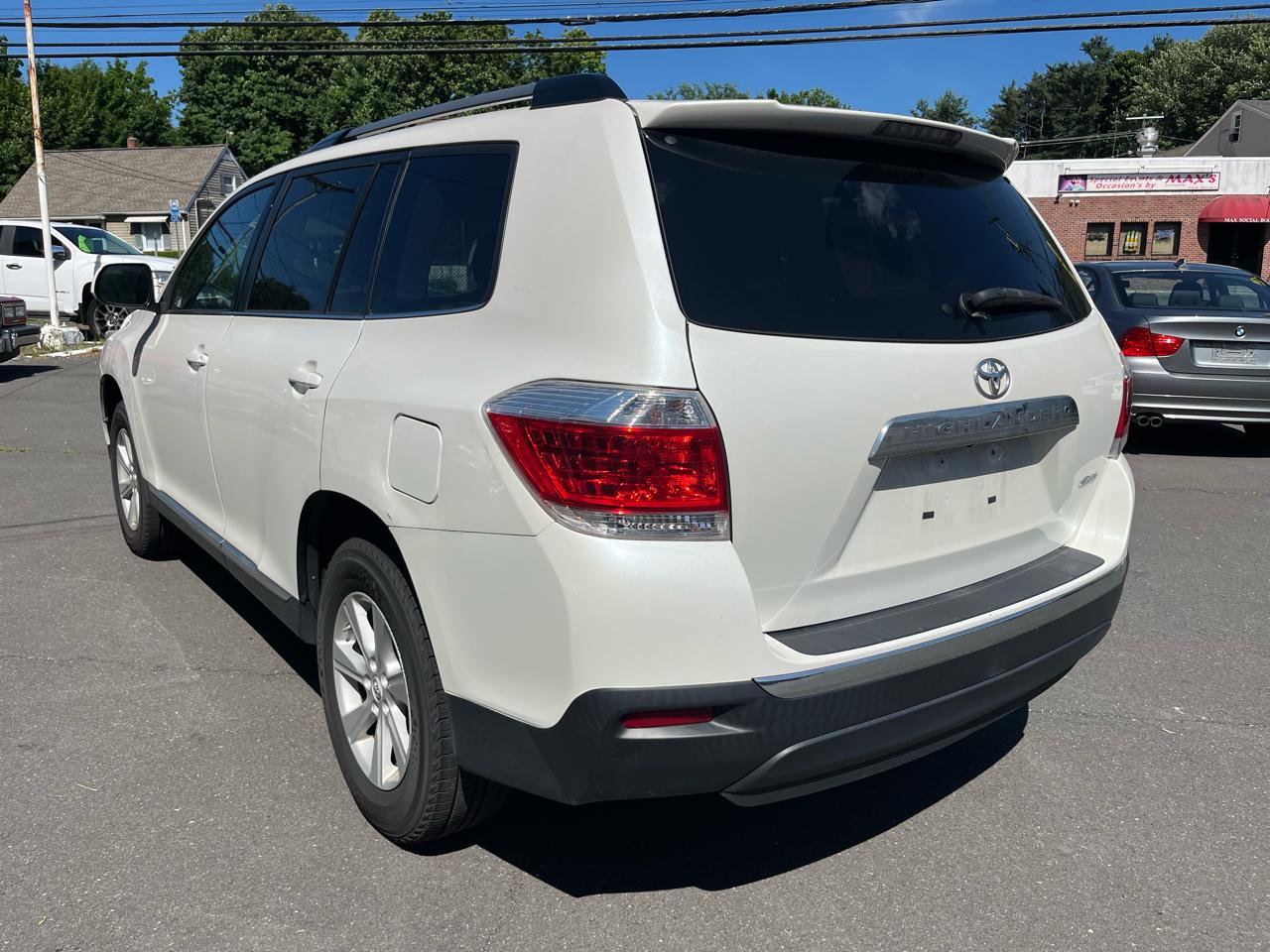 Toyota Highlander 4WD 4dr V6 (Natl) 2013