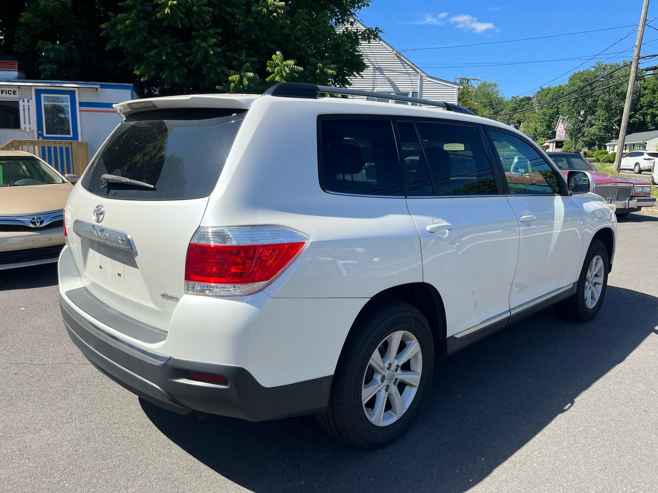 Toyota Highlander 4WD 4dr V6 (Natl) 2013