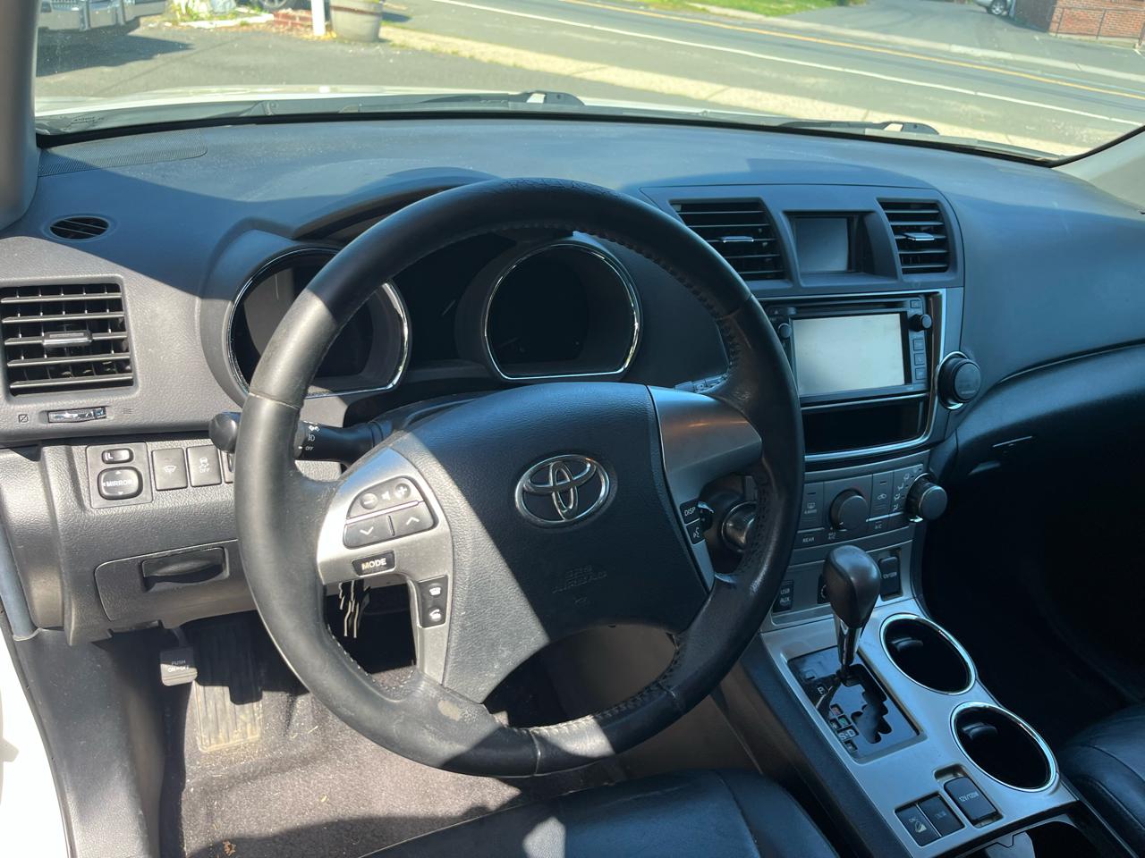 Toyota Highlander 4WD 4dr V6 (Natl) 2013