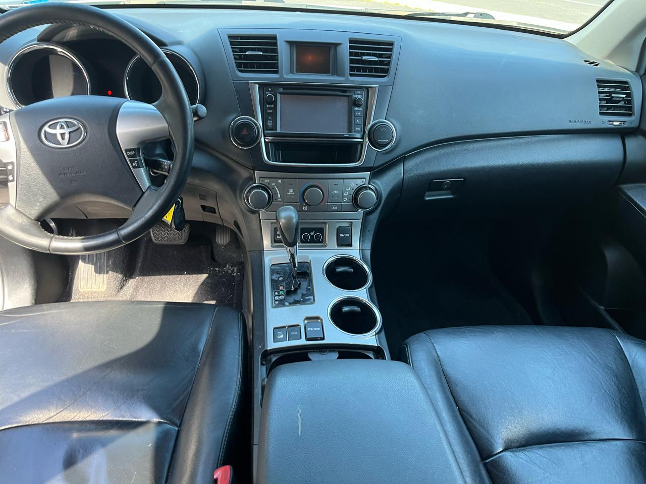 Toyota Highlander 4WD 4dr V6 (Natl) 2013