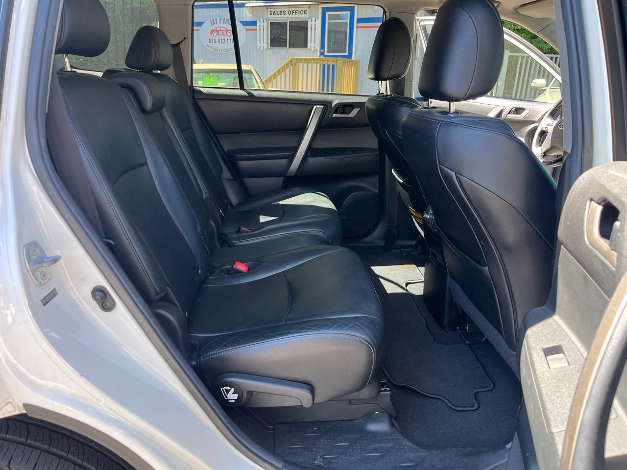 Toyota Highlander 4WD 4dr V6 (Natl) 2013