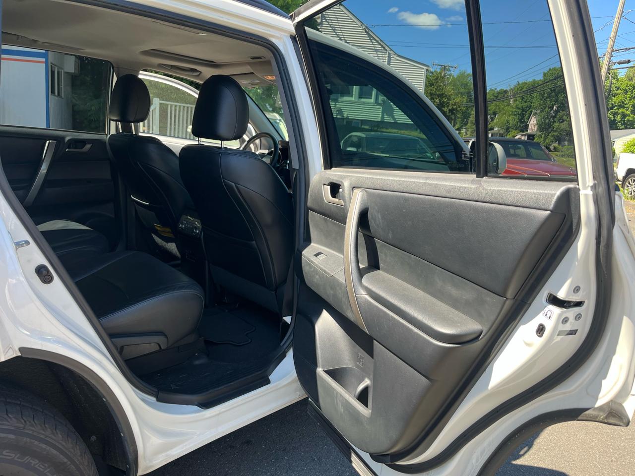 Toyota Highlander 4WD 4dr V6 (Natl) 2013