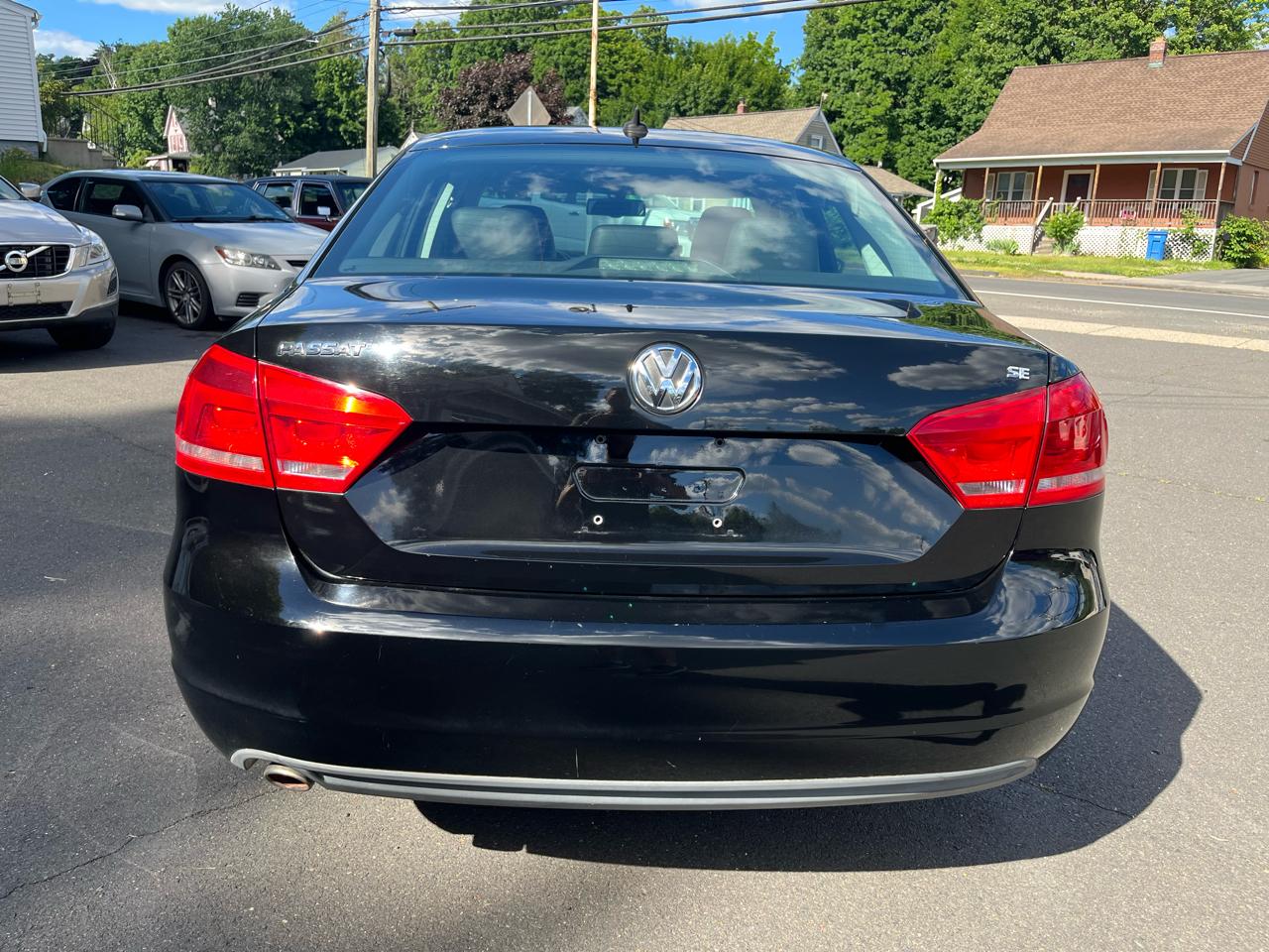 Volkswagen Passat 4dr Sdn 2.5L Auto SE PZEV 2012