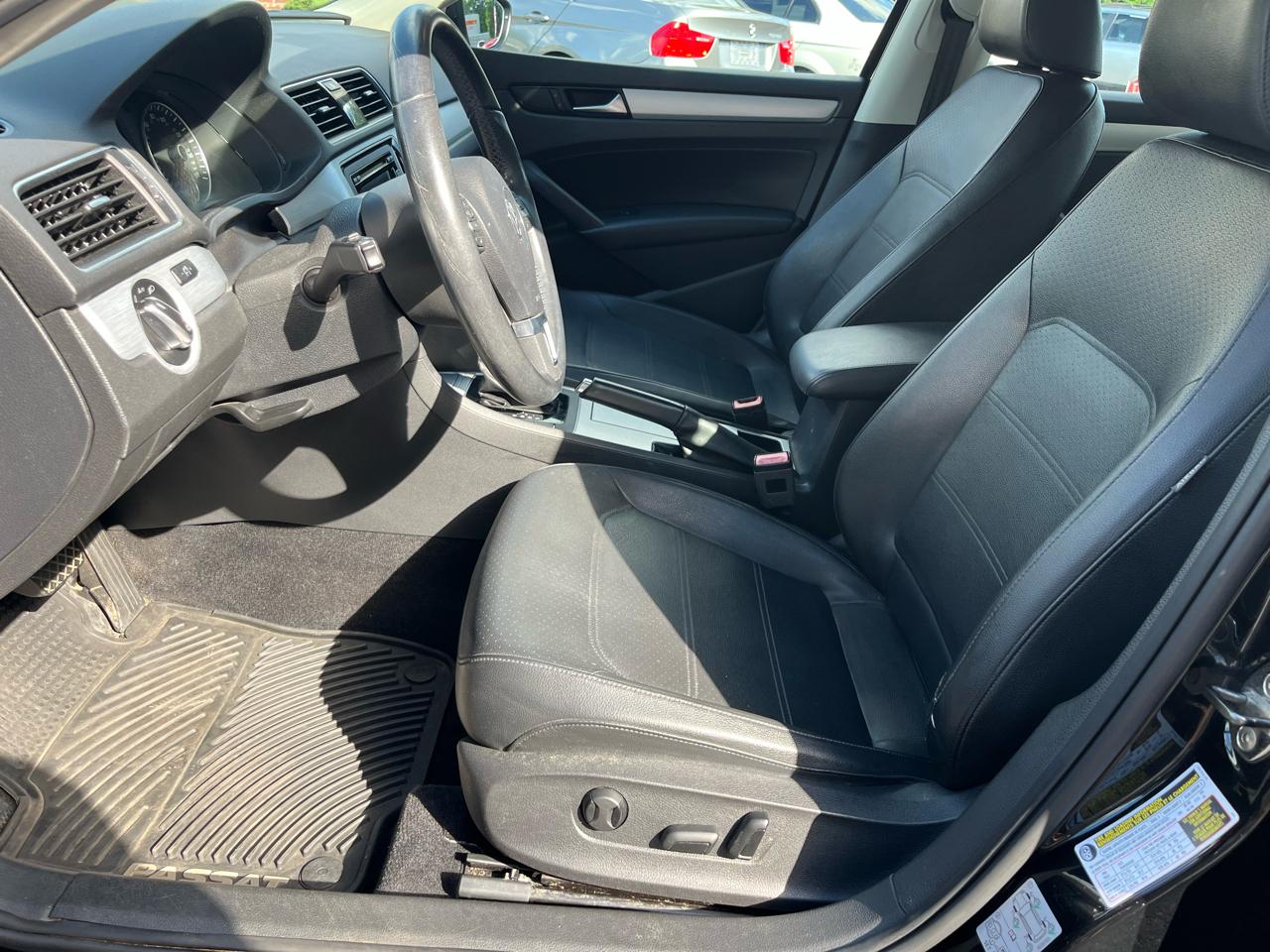 Volkswagen Passat 4dr Sdn 2.5L Auto SE PZEV 2012