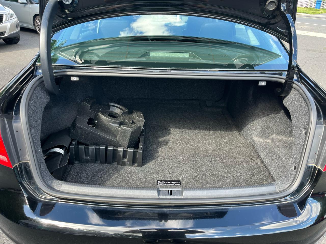Volkswagen Passat 4dr Sdn 2.5L Auto SE PZEV 2012