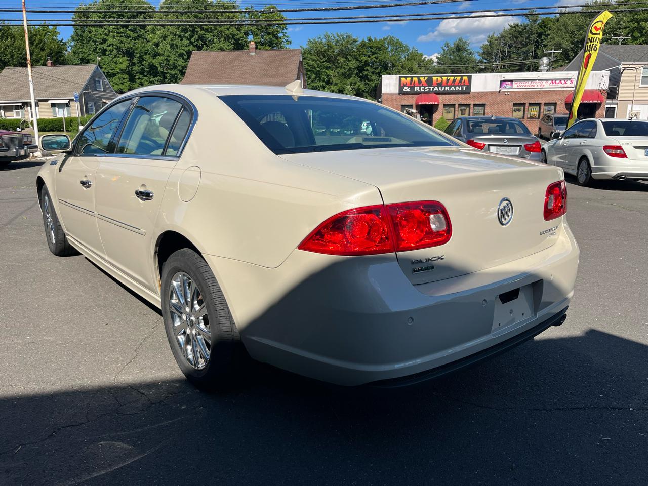 Buick Lucerne 4dr Sdn CXL Premium 2011