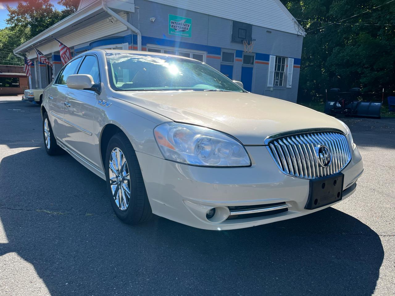 Buick Lucerne 4dr Sdn CXL Premium 2011