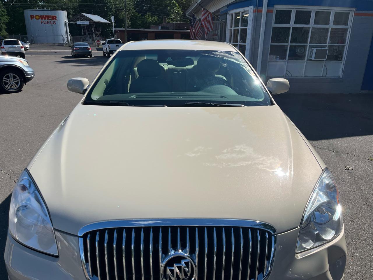 Buick Lucerne 4dr Sdn CXL Premium 2011
