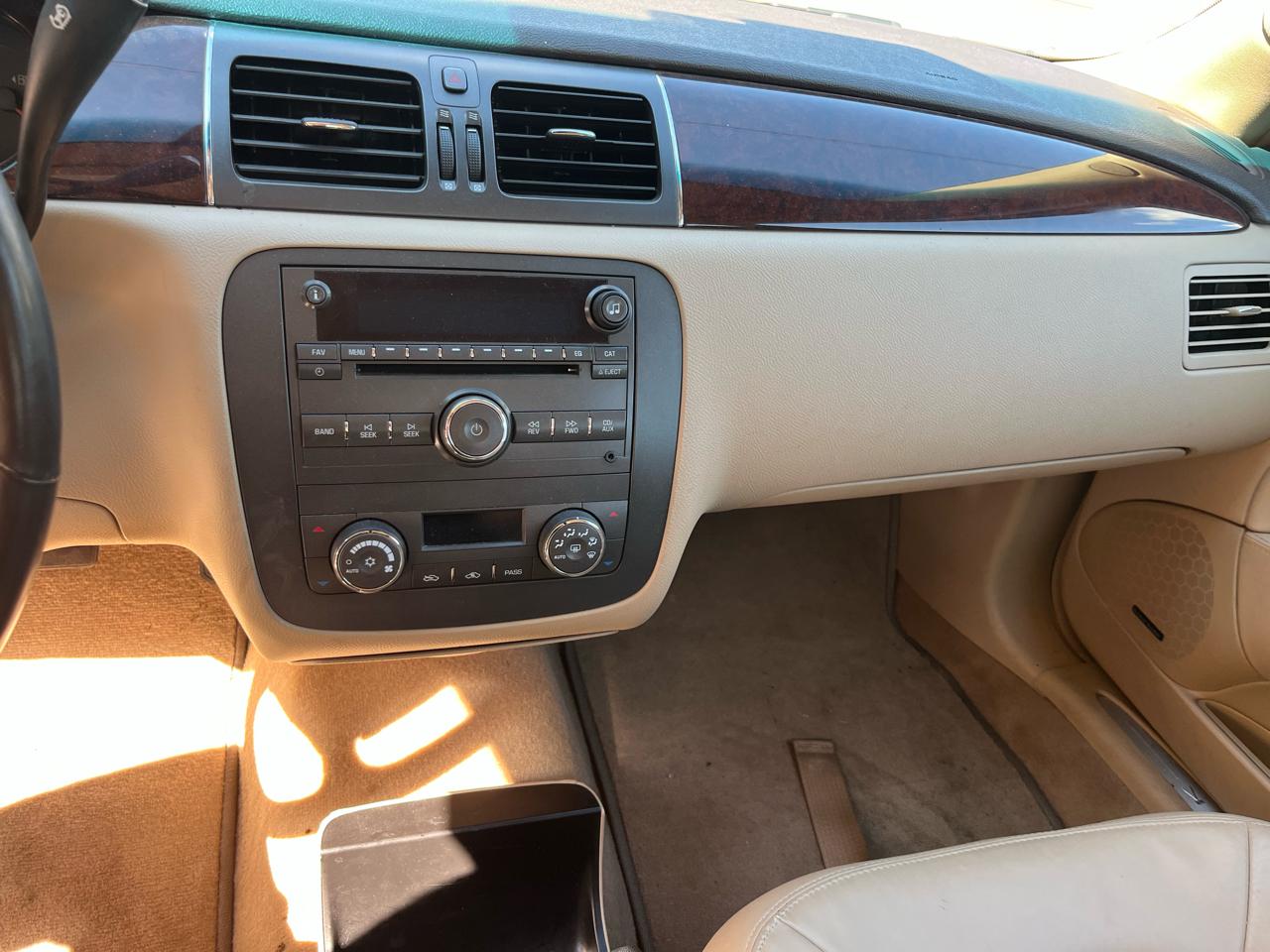 Buick Lucerne 4dr Sdn CXL Premium 2011