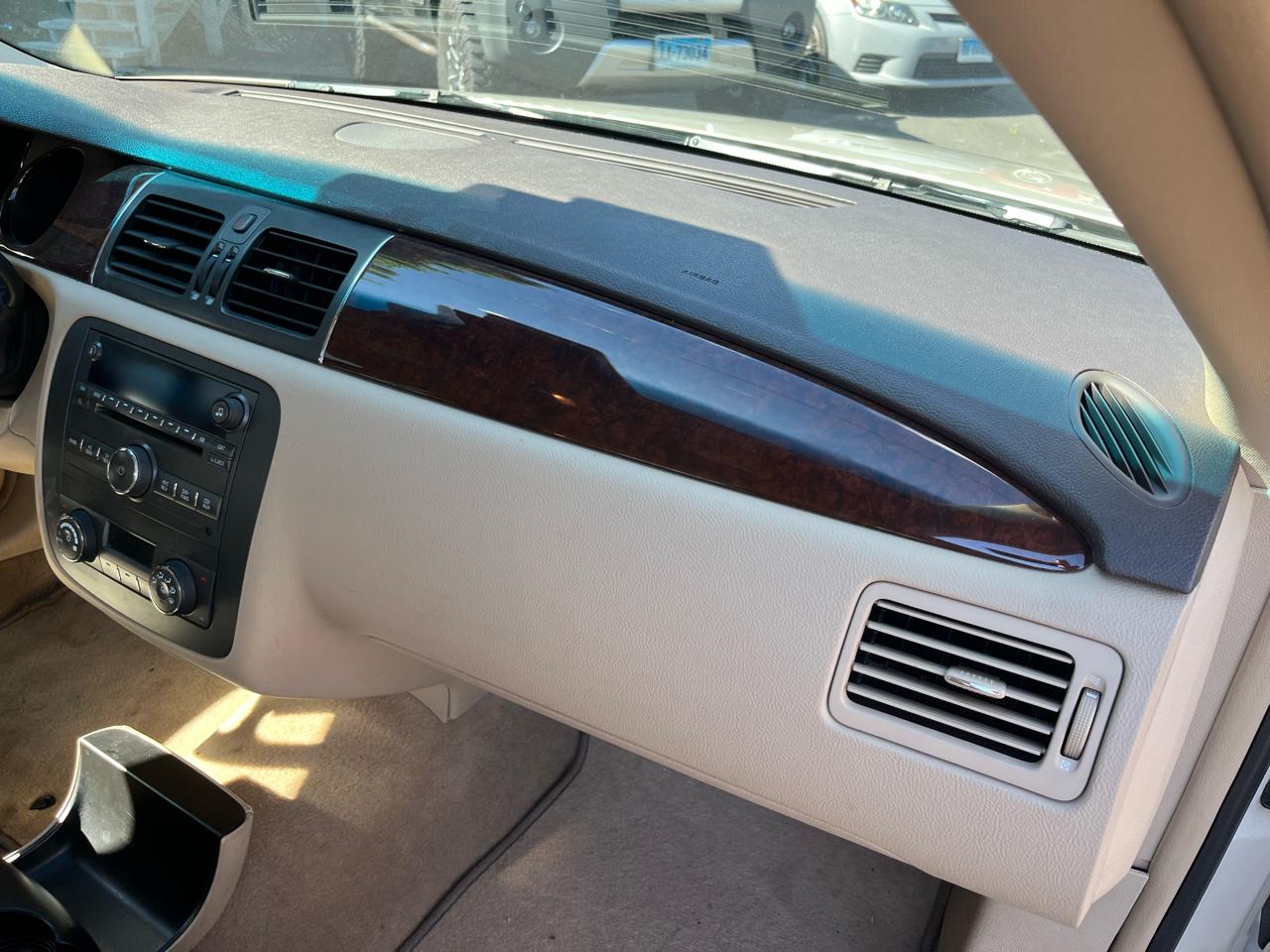 Buick Lucerne 4dr Sdn CXL Premium 2011