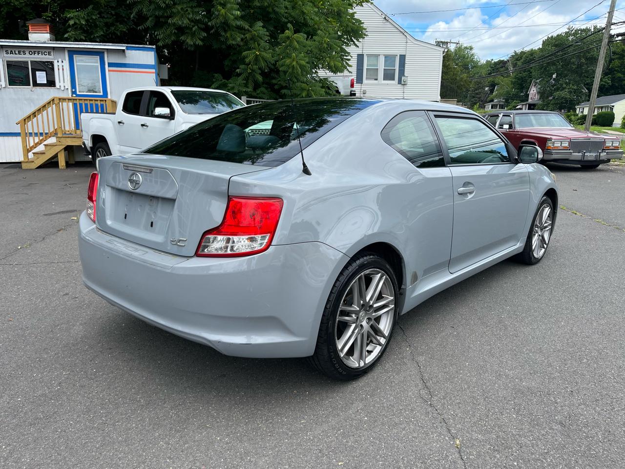 Scion tC 2dr HB Auto (Natl) 2011
