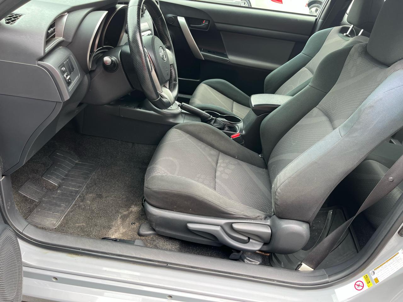 Scion tC 2dr HB Auto (Natl) 2011