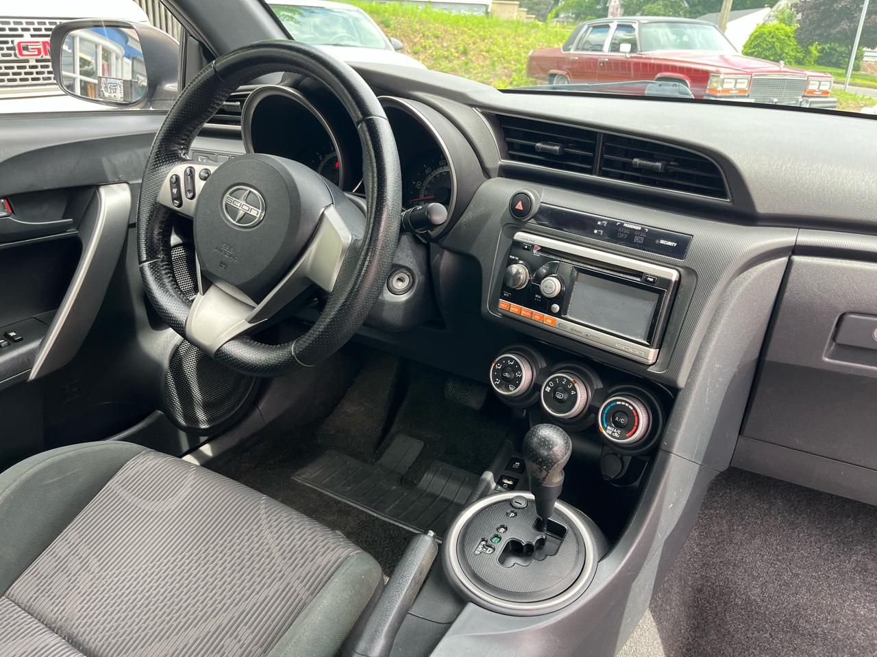 Scion tC 2dr HB Auto (Natl) 2011