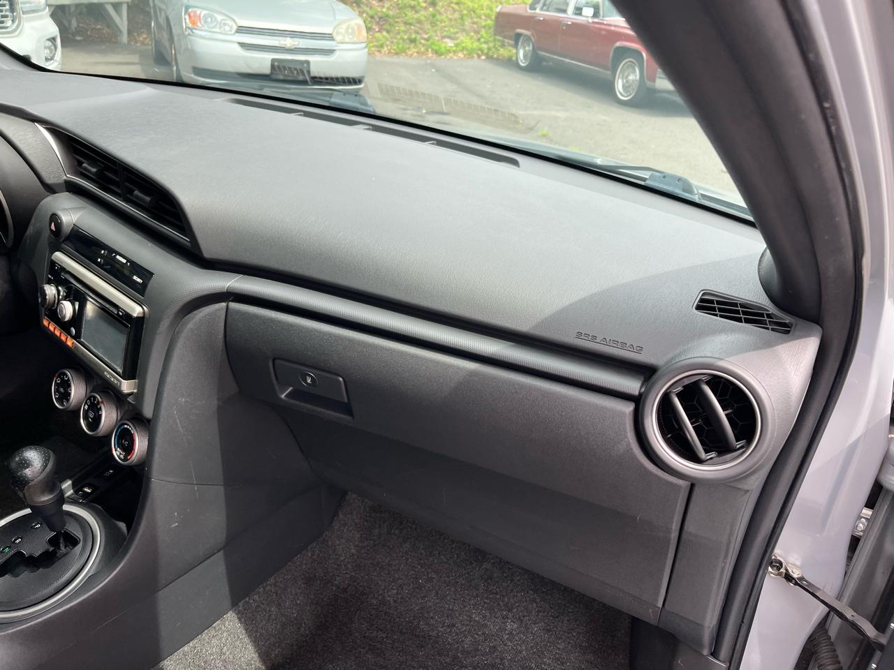 Scion tC 2dr HB Auto (Natl) 2011