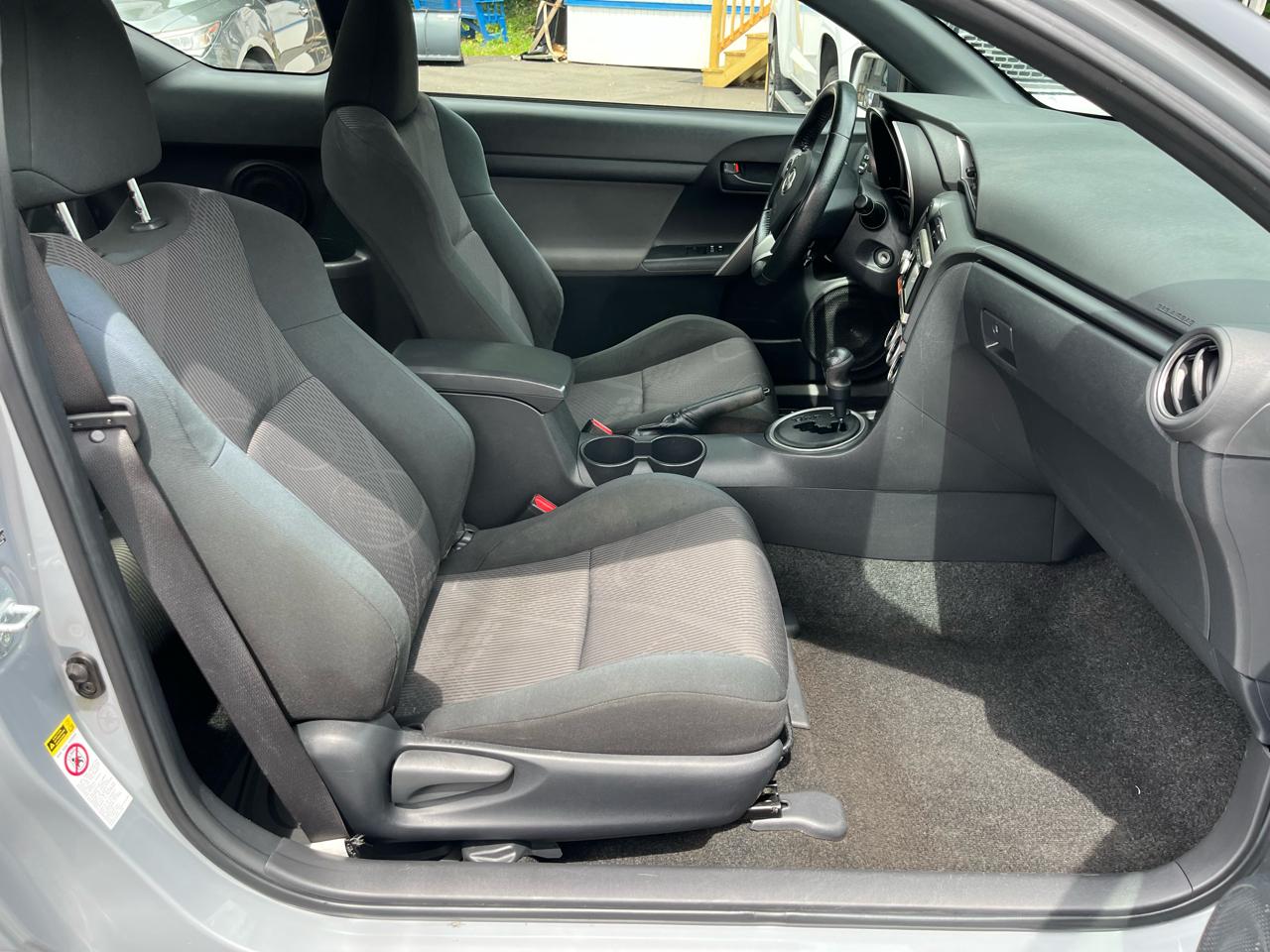 Scion tC 2dr HB Auto (Natl) 2011