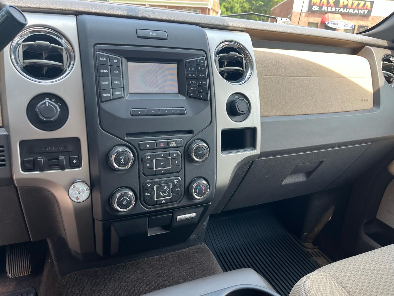 Ford F-150 4WD SuperCrew 145" XLT 2013