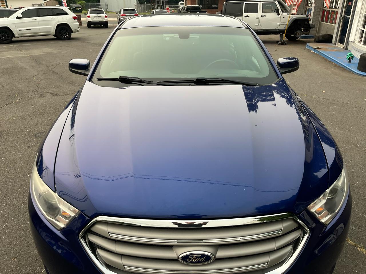 Ford Taurus 4dr Sdn SEL FWD 2015