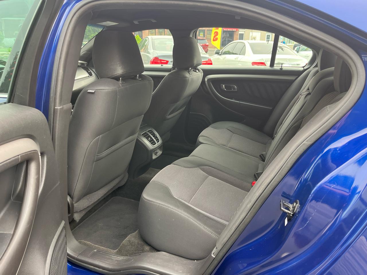 Ford Taurus 4dr Sdn SEL FWD 2015