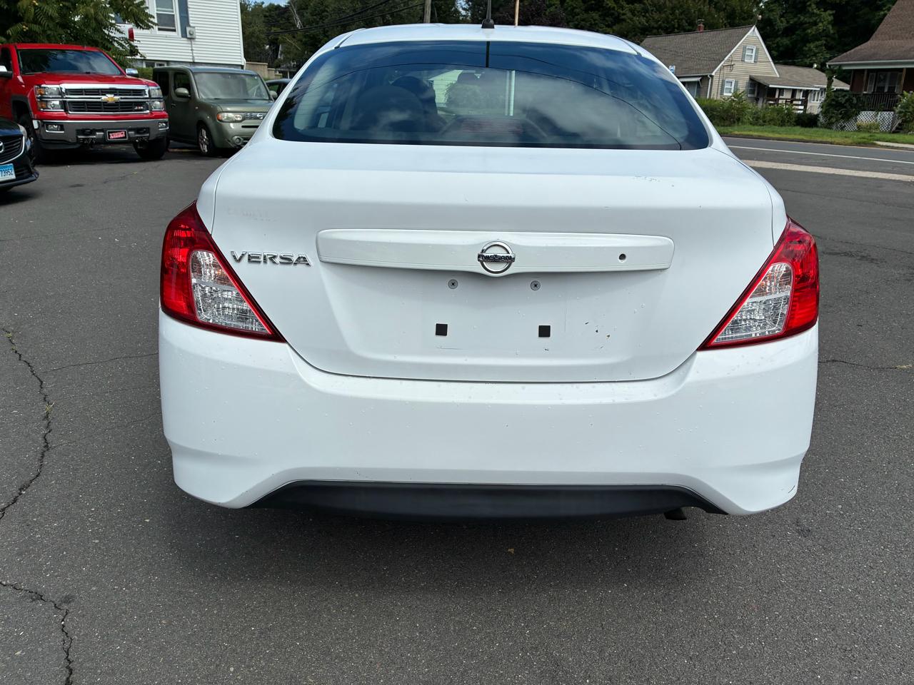 Nissan Versa 4dr Sdn Manual 1.6 S 2016