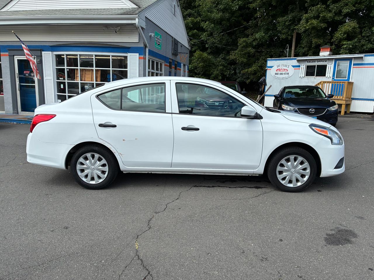 Nissan Versa 4dr Sdn Manual 1.6 S 2016