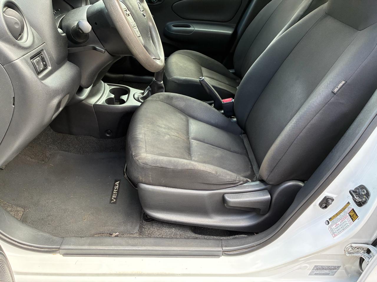 Nissan Versa 4dr Sdn Manual 1.6 S 2016