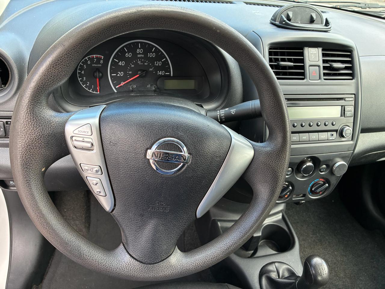Nissan Versa 4dr Sdn Manual 1.6 S 2016