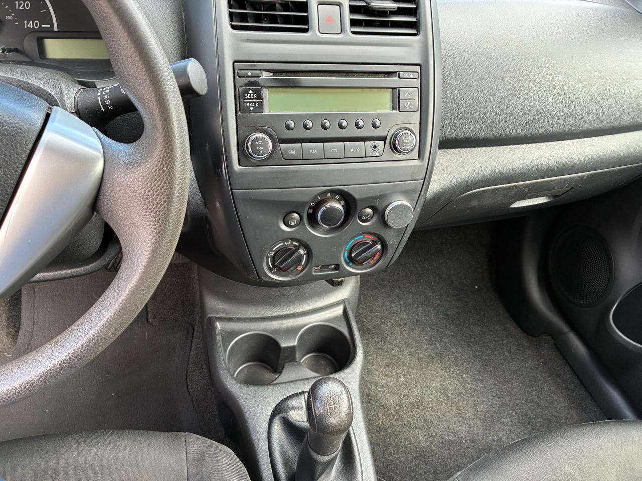 Nissan Versa 4dr Sdn Manual 1.6 S 2016
