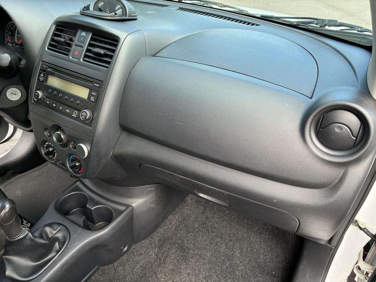 Nissan Versa 4dr Sdn Manual 1.6 S 2016