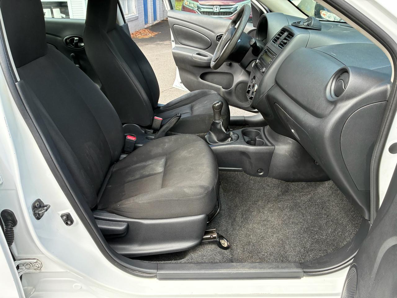 Nissan Versa 4dr Sdn Manual 1.6 S 2016