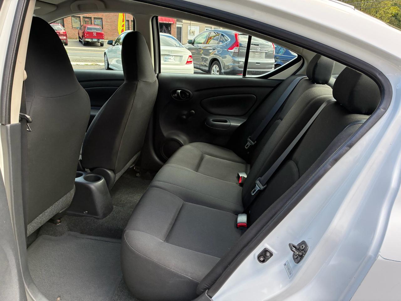 Nissan Versa 4dr Sdn Manual 1.6 S 2016