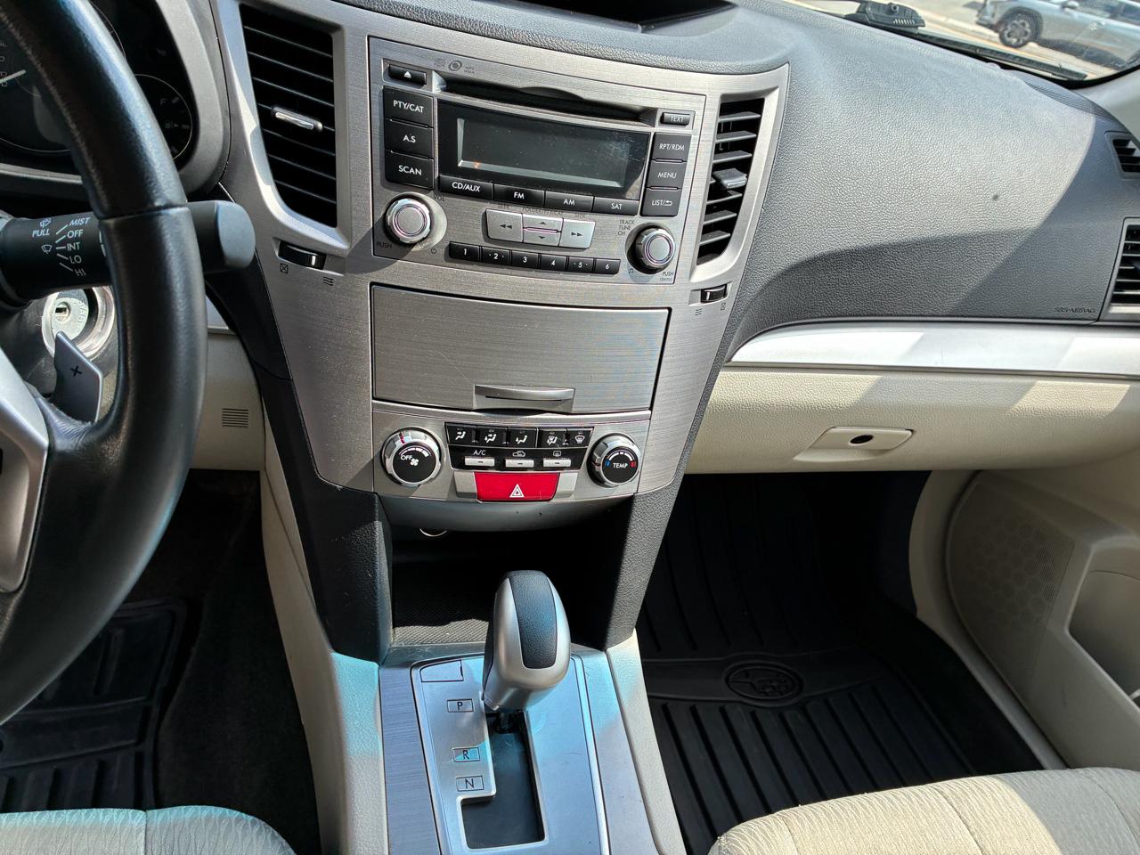 Subaru Outback 4dr Wgn H4 Auto 2.5i Premium 2012