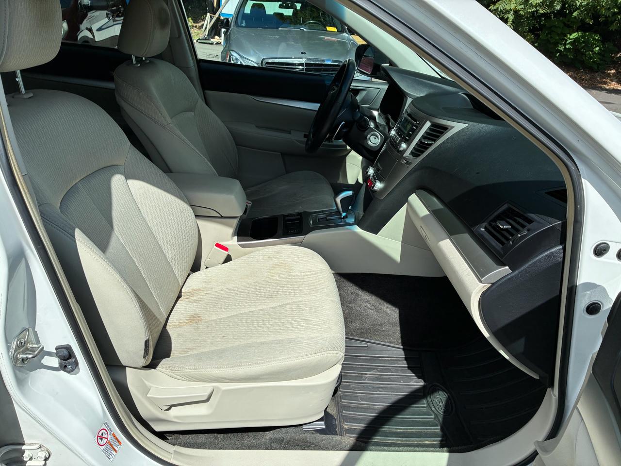 Subaru Outback 4dr Wgn H4 Auto 2.5i Premium 2012
