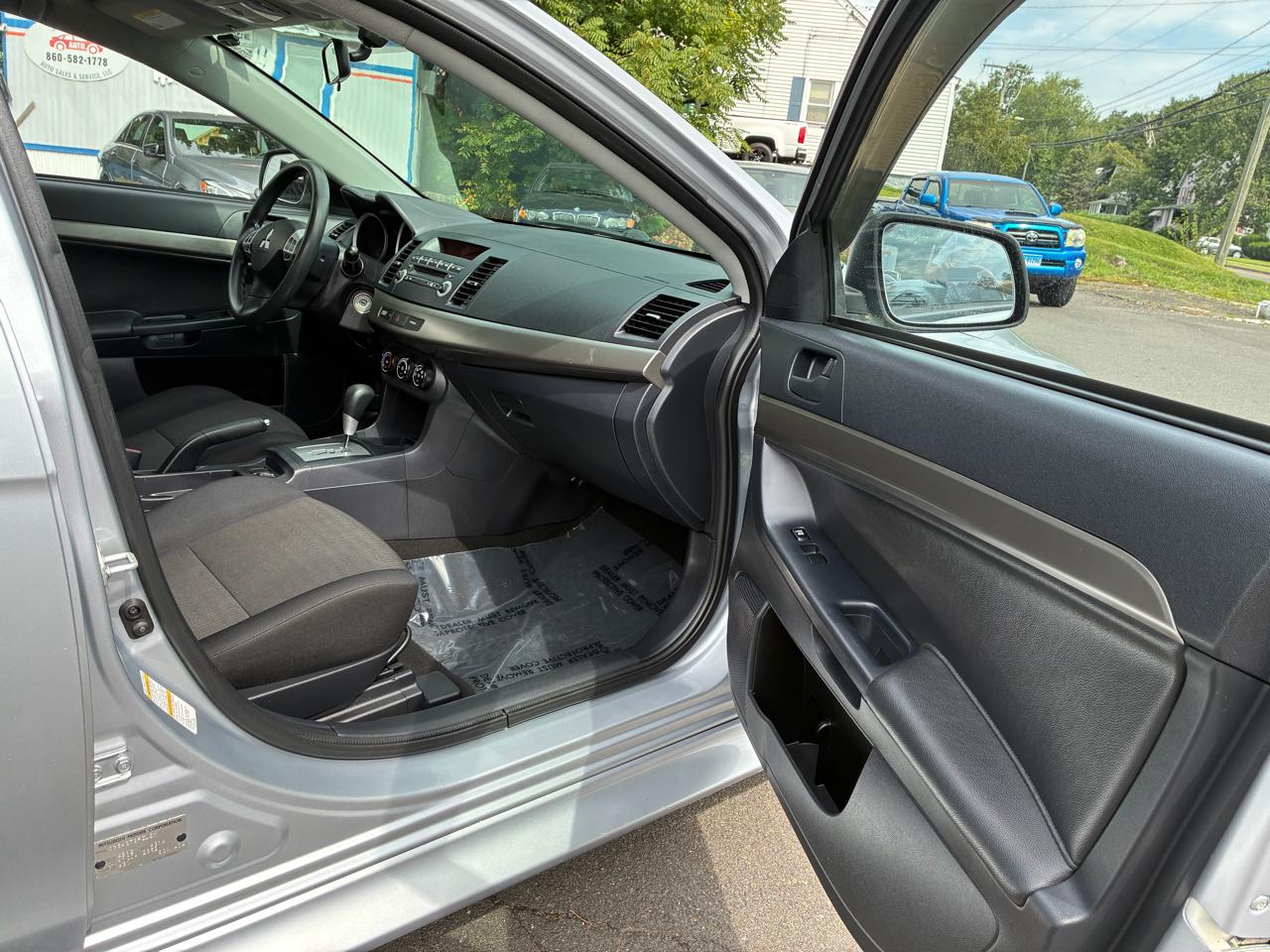 Mitsubishi Lancer 4dr Sdn CVT SE AWD 2012