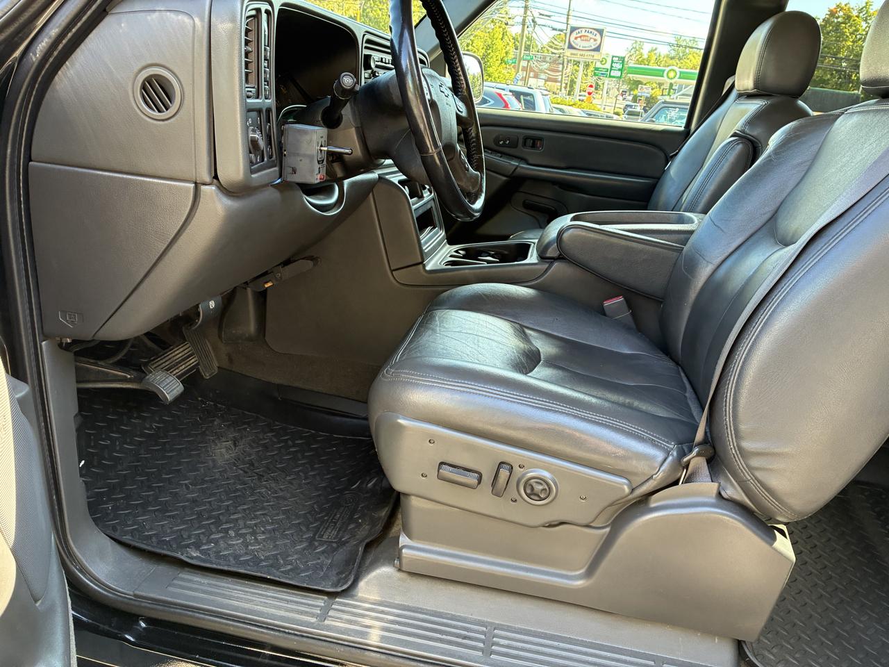 Chevrolet Silverado 2500HD Ext Cab 143.5" WB 4WD LT 2005