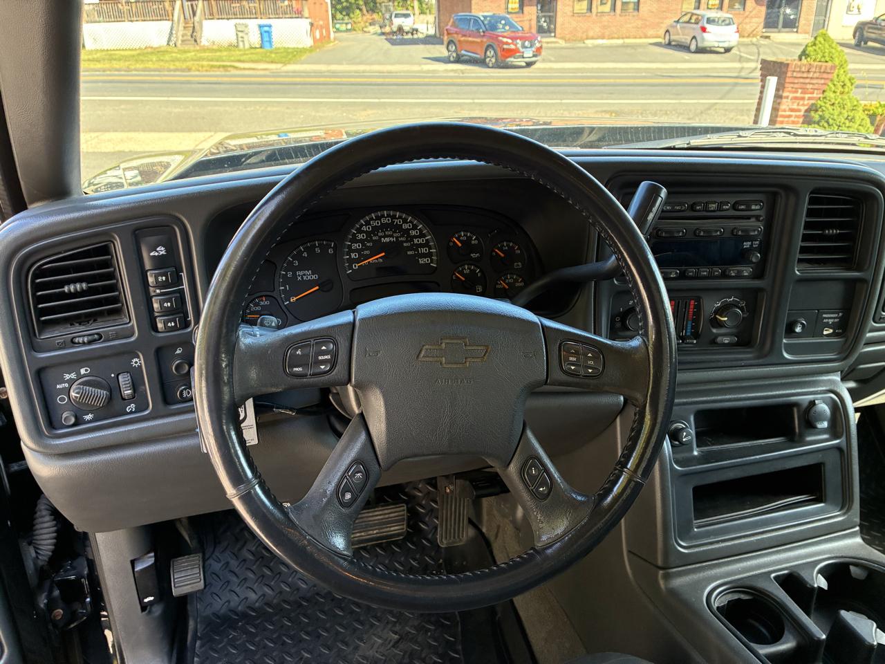 Chevrolet Silverado 2500HD Ext Cab 143.5" WB 4WD LT 2005