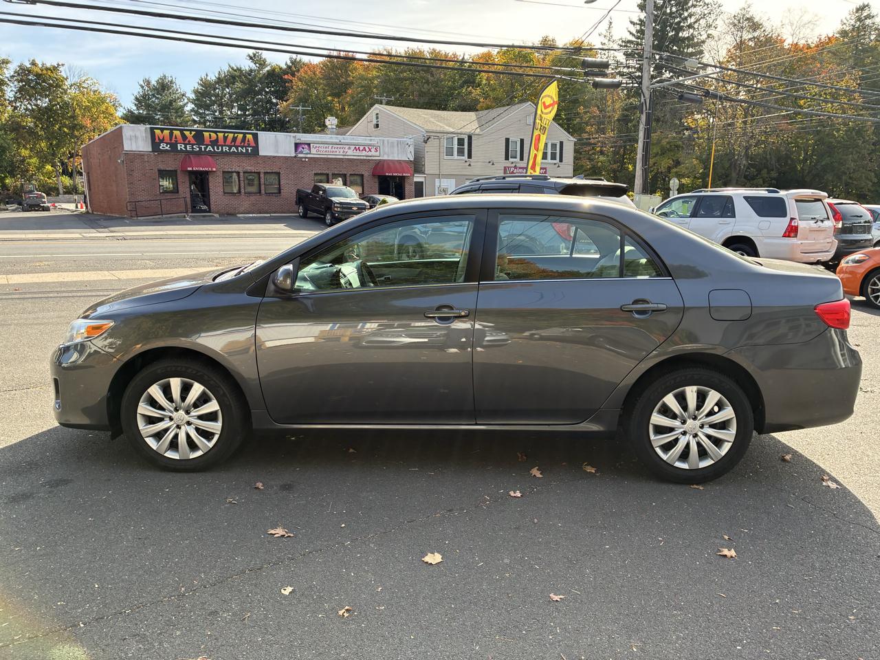 Toyota Corolla 4dr Sdn Auto LE Special Edition (Natl) 2013
